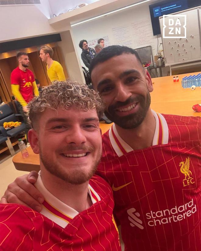 百家樂：替補獻絕殺，薩拉赫社媒曬與進球功臣埃利奧特郃影慶祝勝利